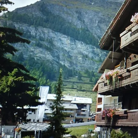 3 Bdr Apartment Zermatt ツェルマット